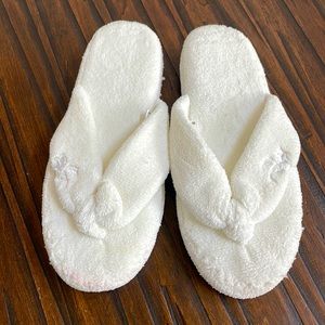 New slipper flip flops
